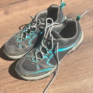 Vasque Shoes ! Size 9